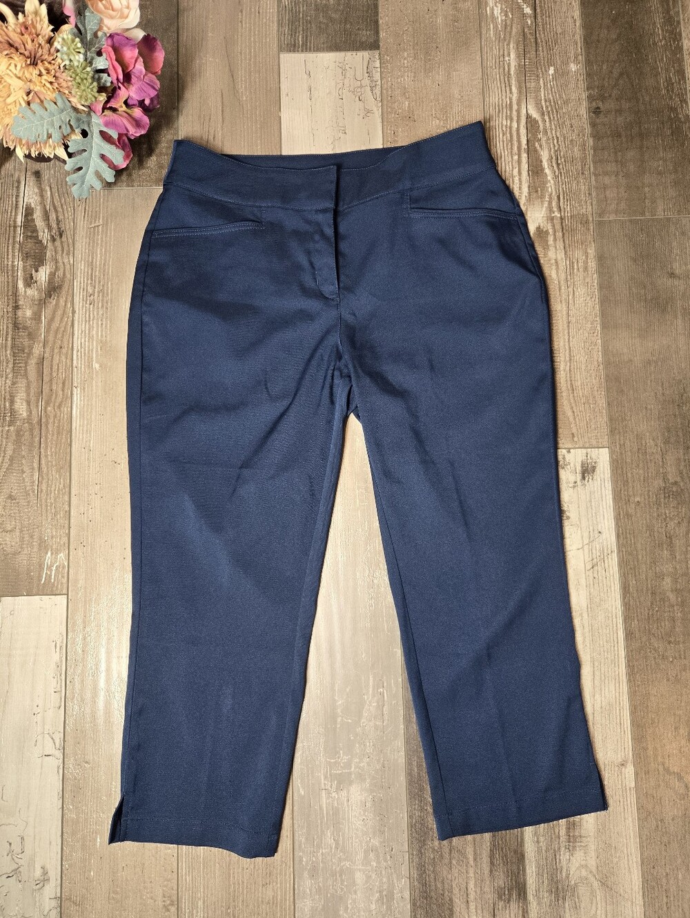 Perry Ellis PGA Tour Navy Blue Capri Golf Pants Women’s Size 6